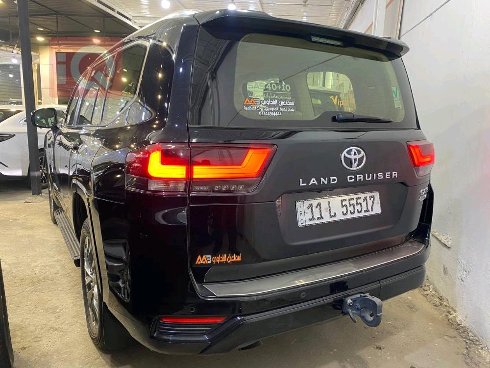 تۆیۆتا لاند کروزەر